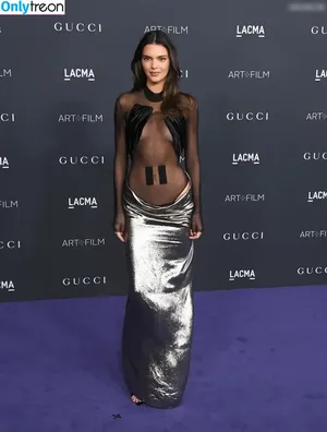 Kendall Jenner / KendallJenner nude photo #3073