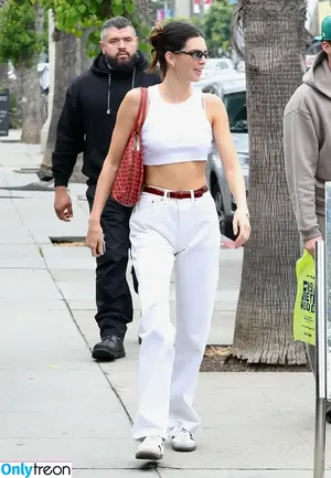 Kendall Jenner / KendallJenner nude photo #3135