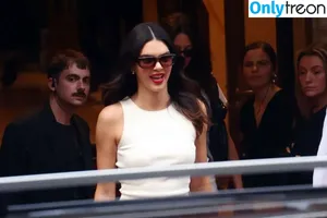 Kendall Jenner / KendallJenner nude photo #3271