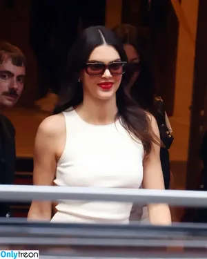 Kendall Jenner / KendallJenner nude photo #3275