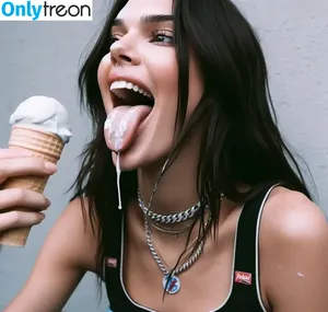 Kendall Jenner / KendallJenner nude photo #3298