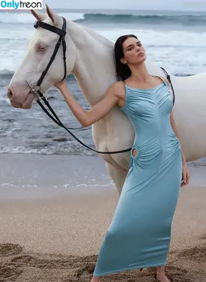 Kendall Jenner / KendallJenner nude photo #3338