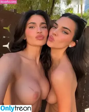 Kendall Jenner / KendallJenner nude photo #3369