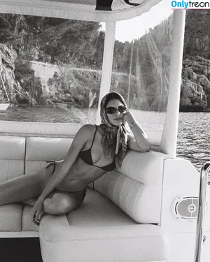 Kendall Jenner / KendallJenner nude photo #3393