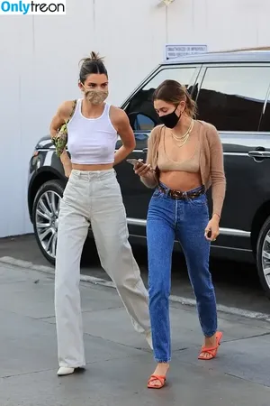 Kendall Jenner / KendallJenner nude photo #3433