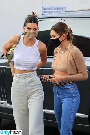 Kendall Jenner / KendallJenner nude photo #3434