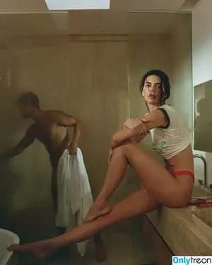 Kendall Jenner / KendallJenner nude photo #3528