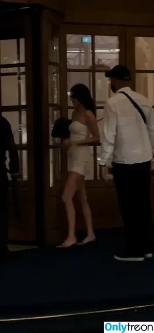 Kendall Jenner / KendallJenner nude photo #3575