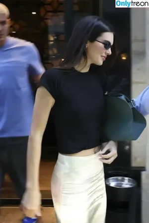 Kendall Jenner / KendallJenner nude photo #3653
