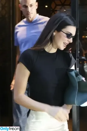 Kendall Jenner / KendallJenner nude photo #3659