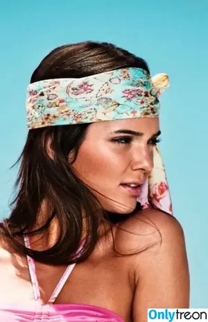 Kendall Jenner / KendallJenner nude photo #3728