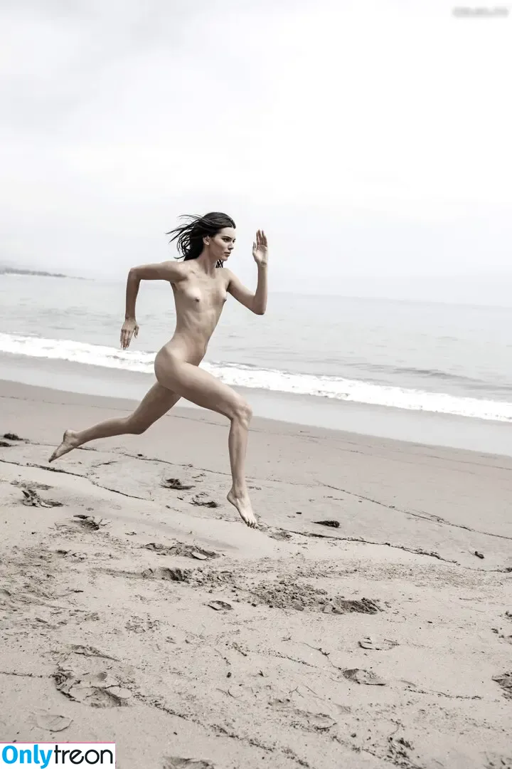 Kendall Jenner nude photo #3000 (KendallJenner)