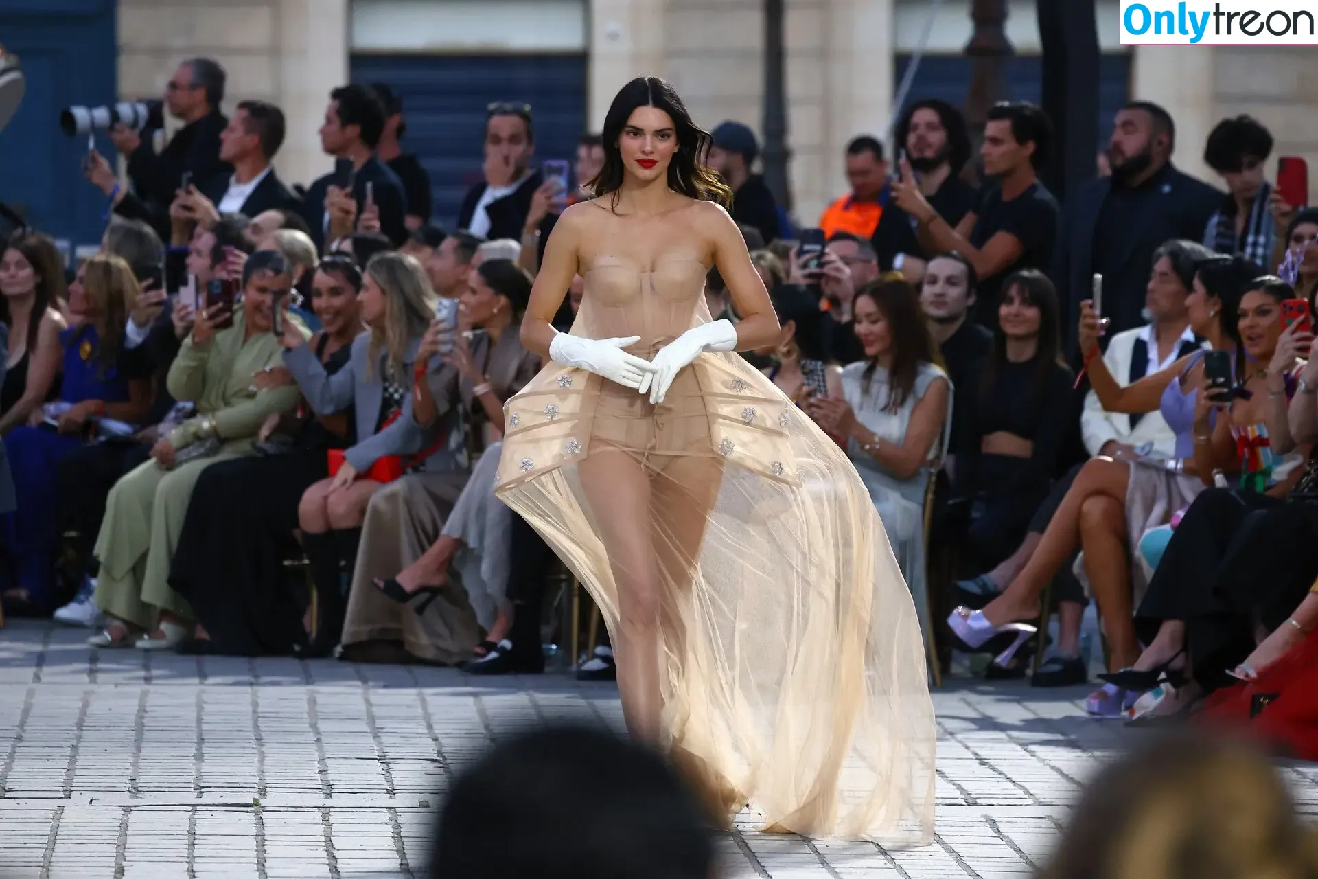 Kendall Jenner nude photo #3188 (KendallJenner)