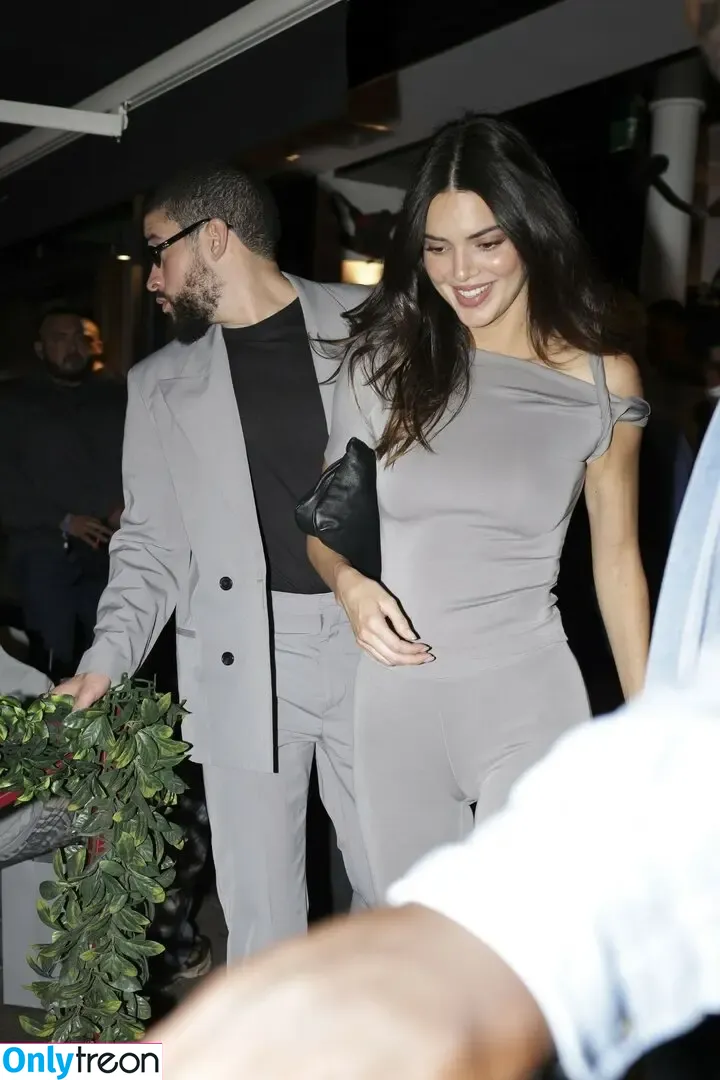 Kendall Jenner nude photo #3210 (KendallJenner)