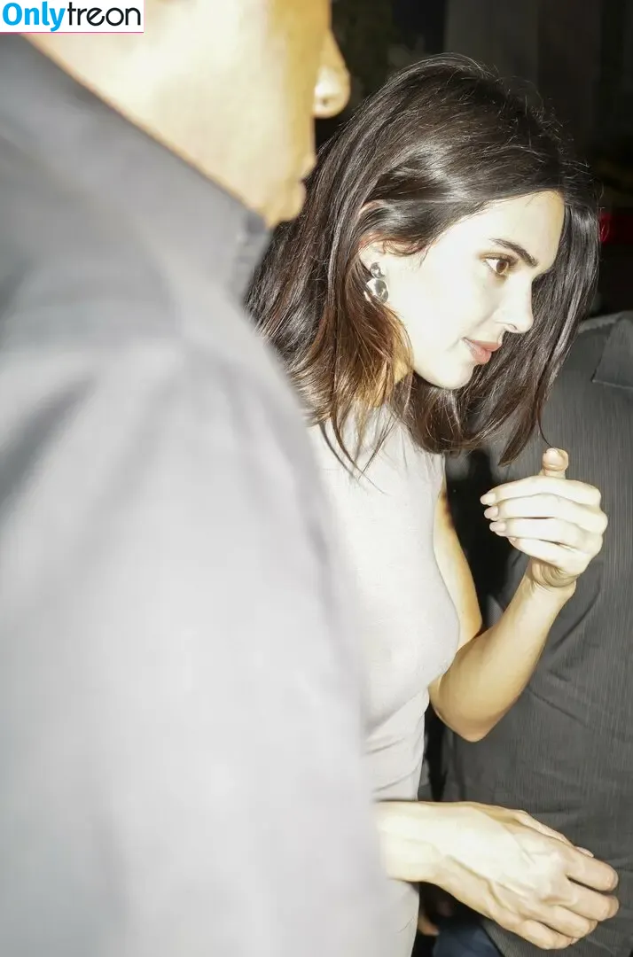 Kendall Jenner nude photo #3218 (KendallJenner)