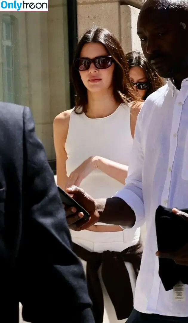 Kendall Jenner nude photo #3228 (KendallJenner)