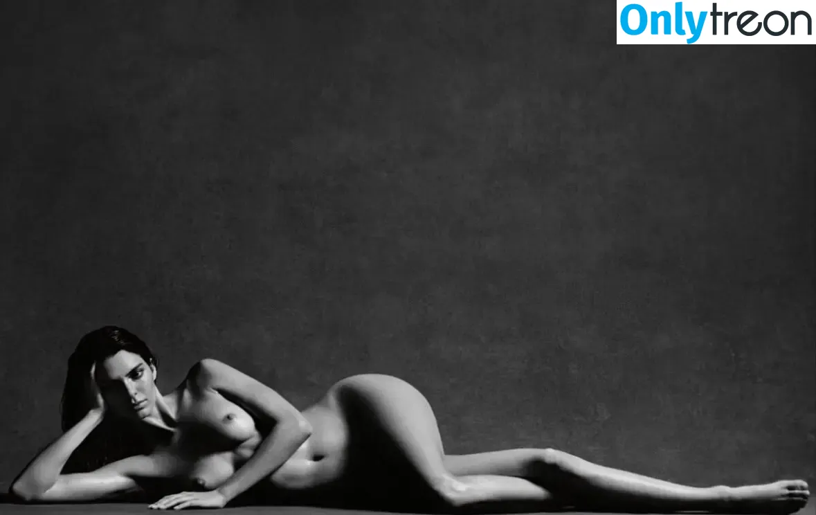 Kendall Jenner nude photo #3330 (KendallJenner)