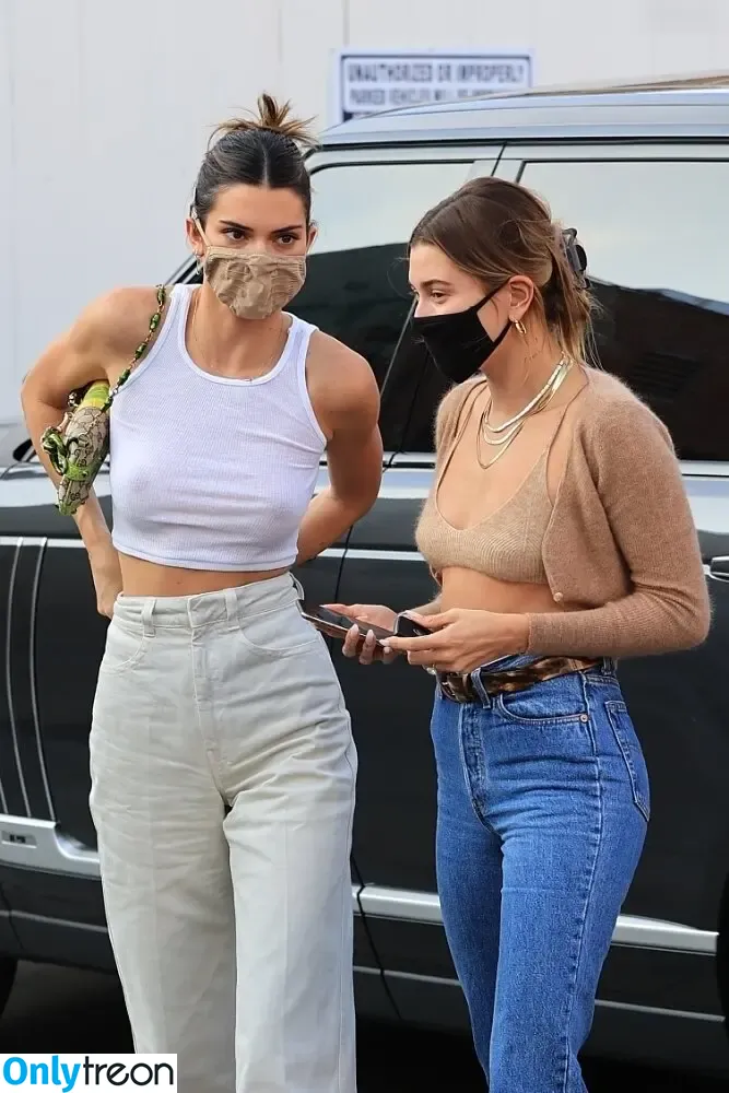 Kendall Jenner nude photo #3434 (KendallJenner)