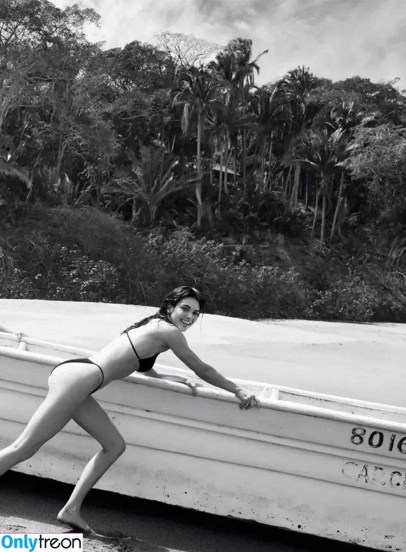 Kendall Jenner nude photo #3547 (KendallJenner)