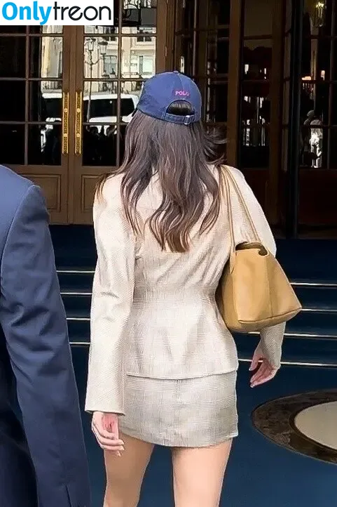 Kendall Jenner nude photo #3589 (KendallJenner)