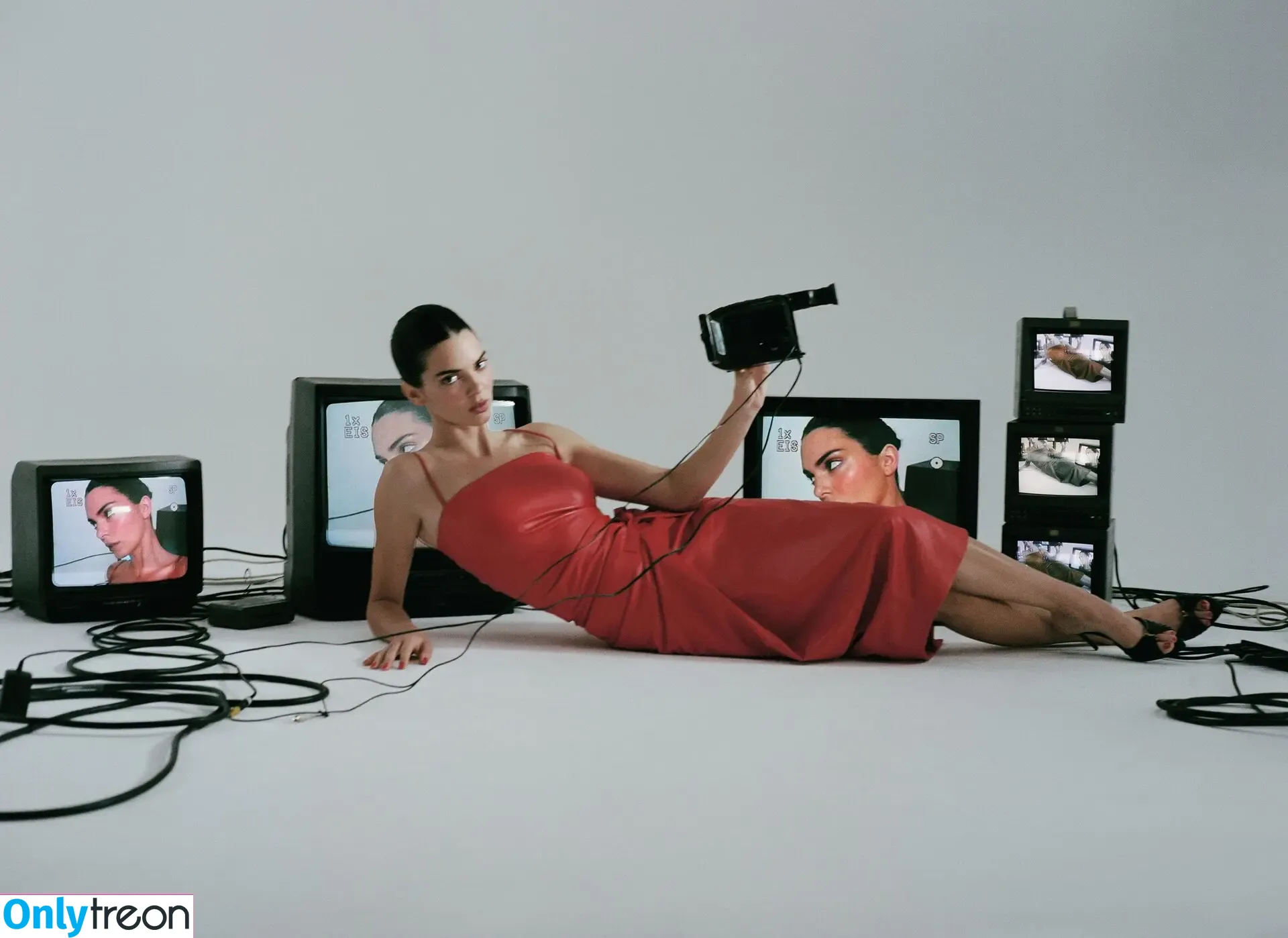 Kendall Jenner nude photo #3715 (KendallJenner)