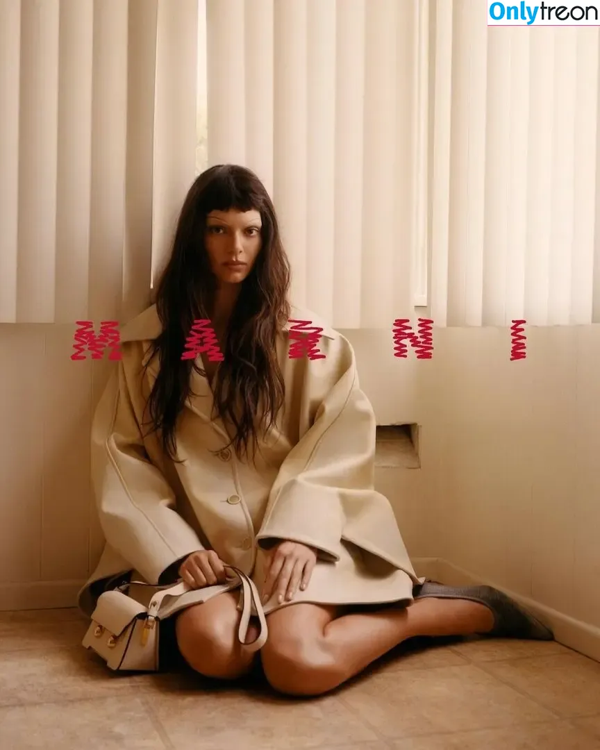 Kendall Jenner nude photo #3968 (KendallJenner)