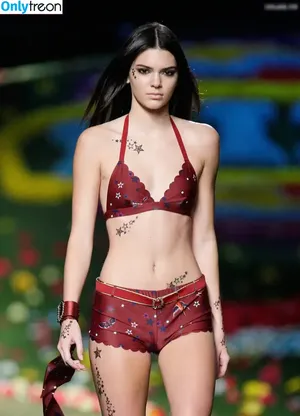 Kendall Jenner / KendallJenner nude photo #4040