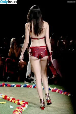 Kendall Jenner / KendallJenner nude photo #4044