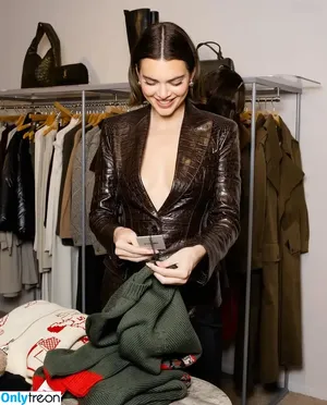 Kendall Jenner / KendallJenner nude photo #4146