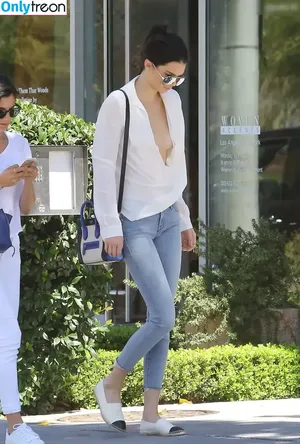 Kendall Jenner / KendallJenner nude photo #4160