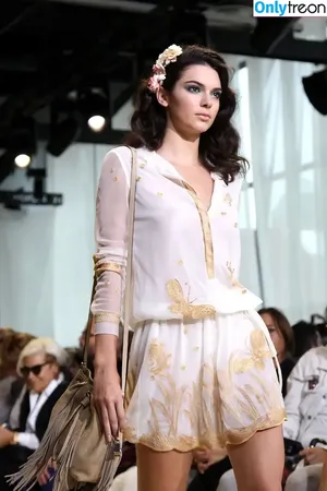 Kendall Jenner / KendallJenner nude photo #4171