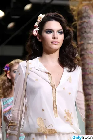 Kendall Jenner / KendallJenner nude photo #4175