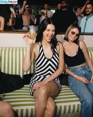 Kendall Jenner / KendallJenner nude photo #4938