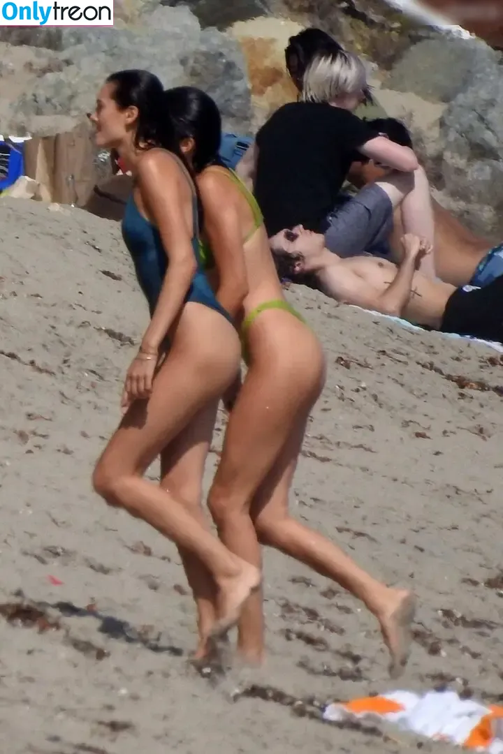 Kendall Jenner nude photo #4133 (KendallJenner)