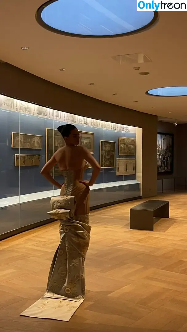 Kendall Jenner nude photo #4461 (KendallJenner)