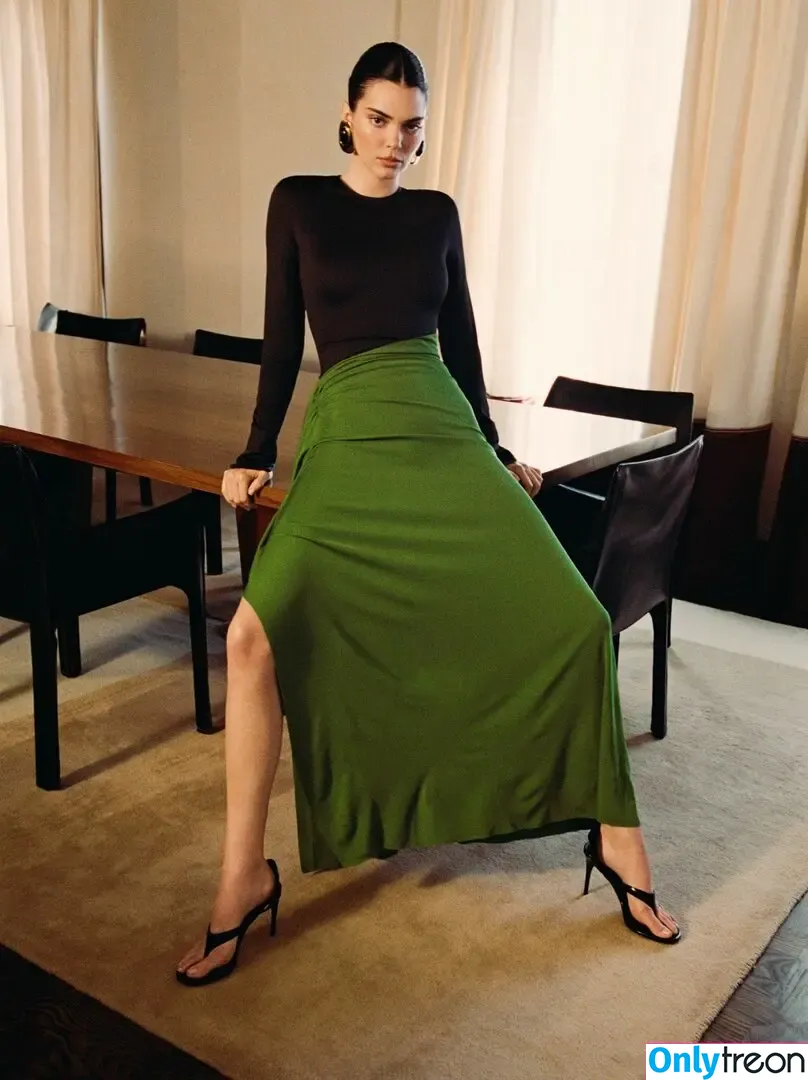 Kendall Jenner nude photo #4731 (KendallJenner)
