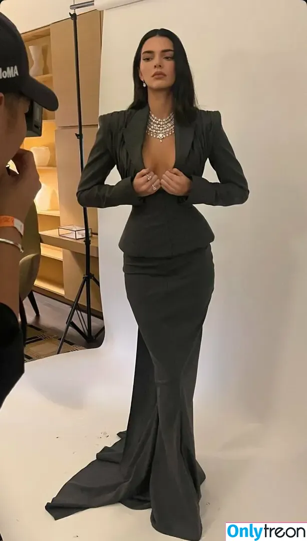 Kendall Jenner nude photo #4778 (KendallJenner)