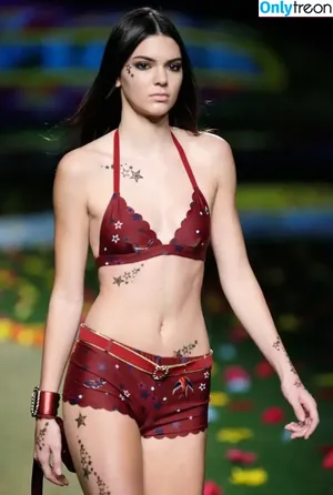 Kendall Jenner / KendallJenner nude photo #5078