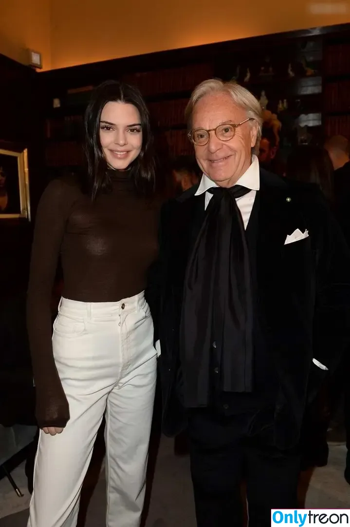 Kendall Jenner nude photo #5004 (KendallJenner)