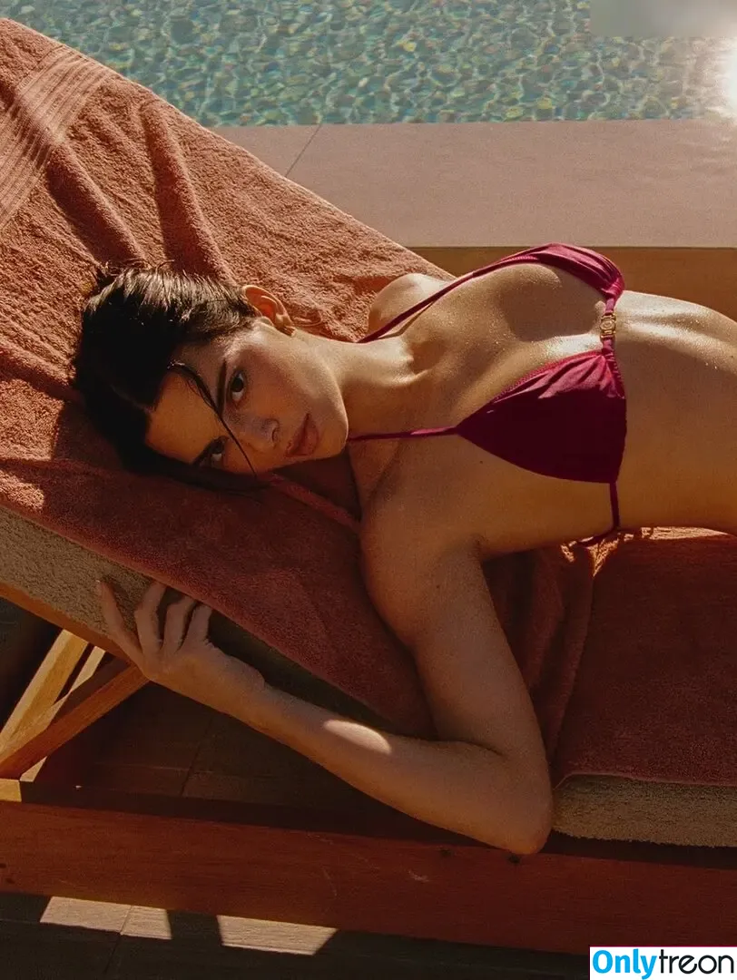 Kendall Jenner nude photo #5017 (KendallJenner)