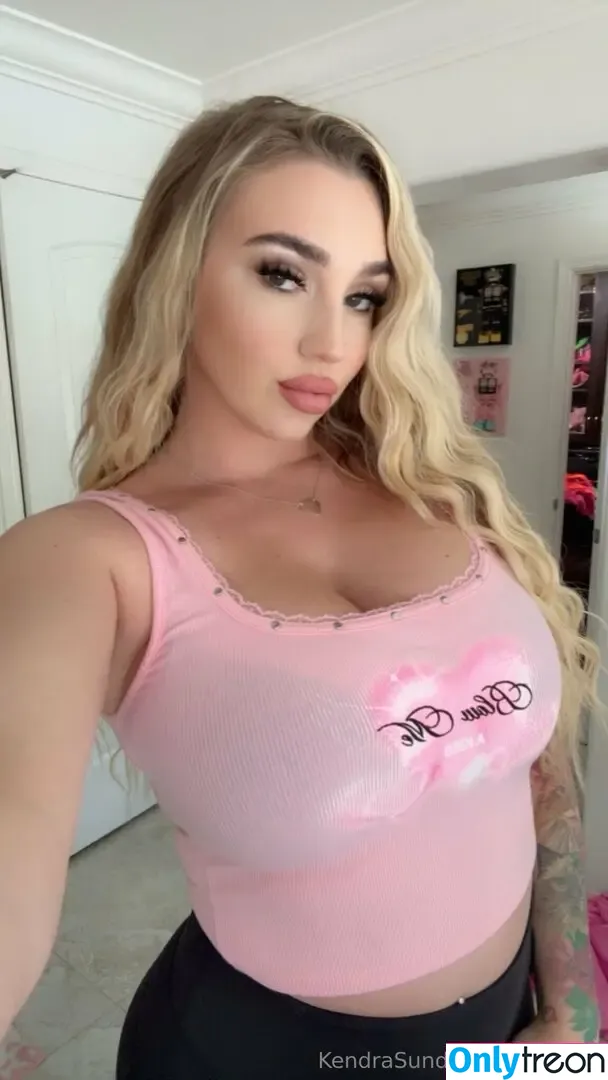 KendraSunderland nude photo #0318 (therealkslibrarygirl)