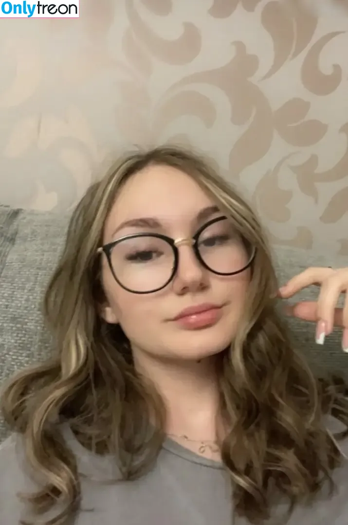 Kennt jemand ihren Namen oder ihre Seite? nude photo #0002 (Kennt jemand ihren Namen oder ihre Seite?)