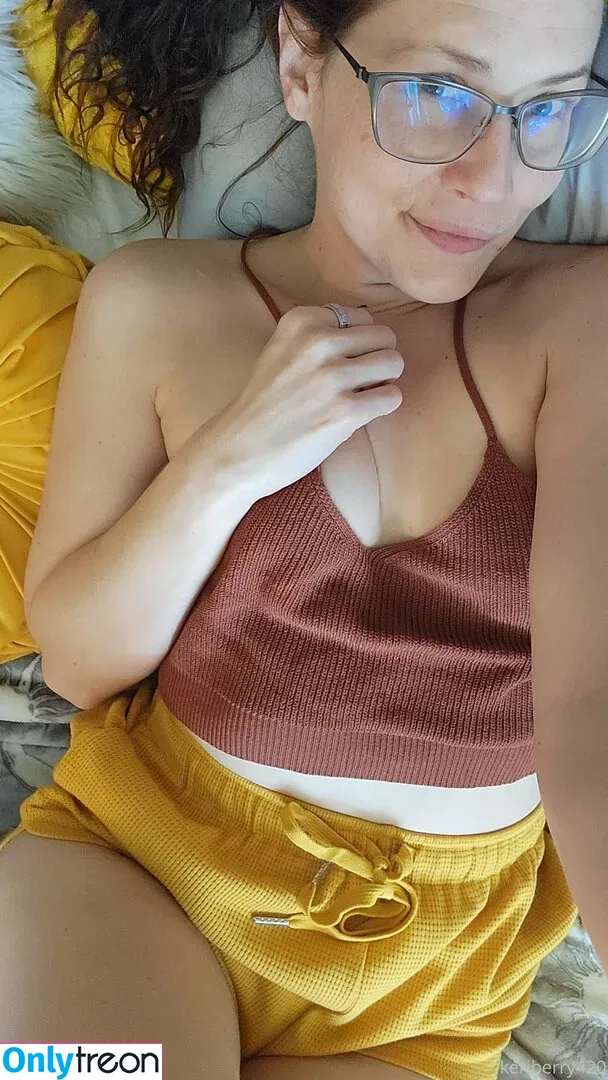 keriberry_420 nude photo #0088 (keriberry_)