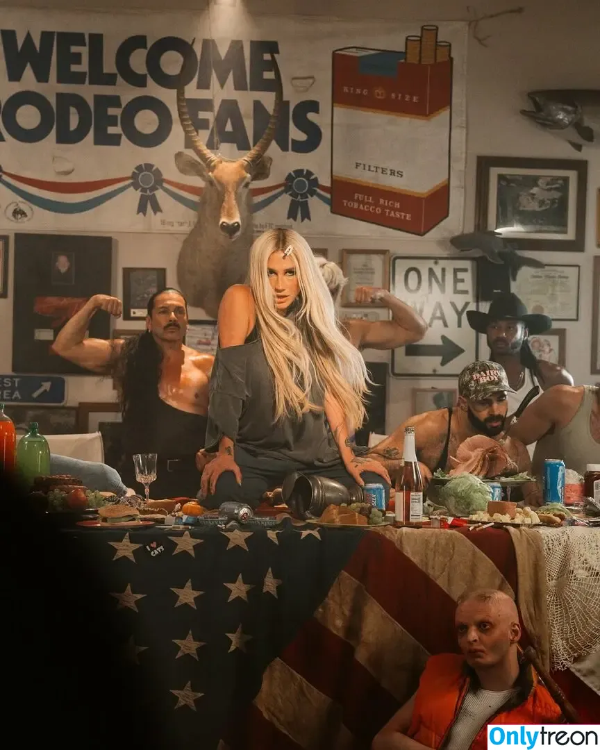 Kesha nude photo #0467 (iiswhoiis / wildgirl16)