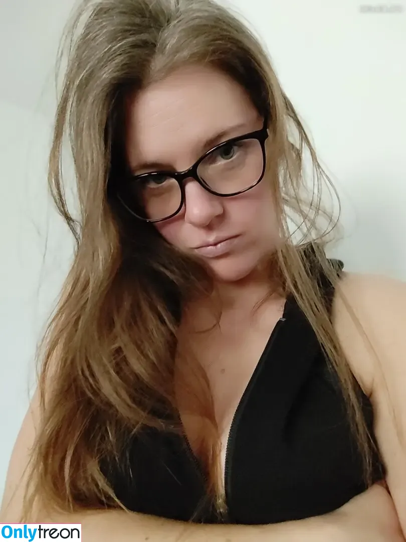 Kessy_K nude photo #0011 (Kessy_K)