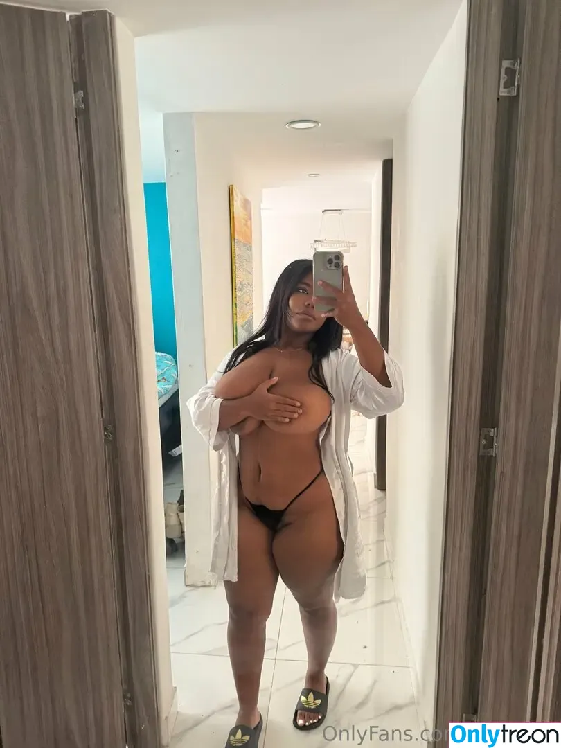 Keyshani nude photo #0006 (danielacamargho / keysimaykelin)