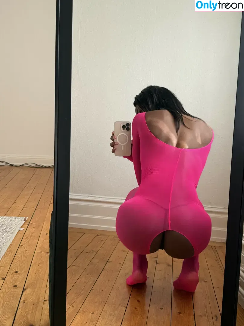Khaddi Sagnia nude photo #0260 (Candy94 / khaddisagnia)
