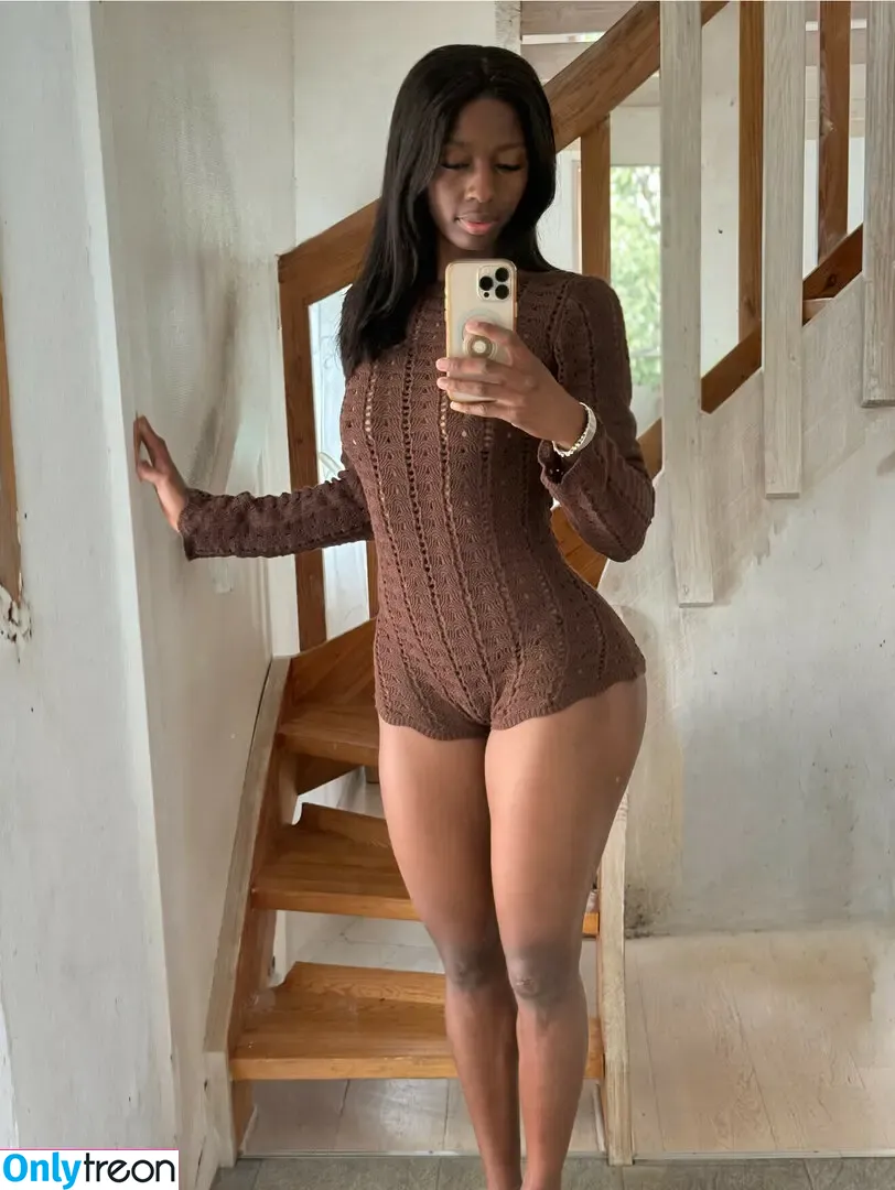 Khaddi Sagnia nude photo #0264 (Candy94 / khaddisagnia)