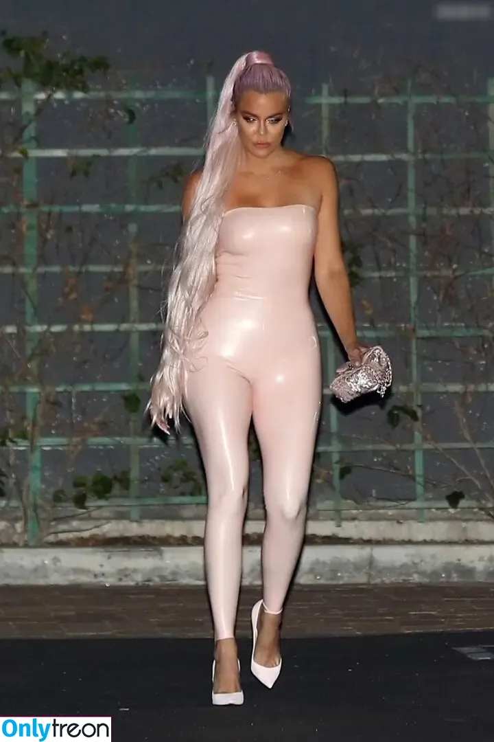 Khloé Kardashian nude photo #0355 (khloekardashian)