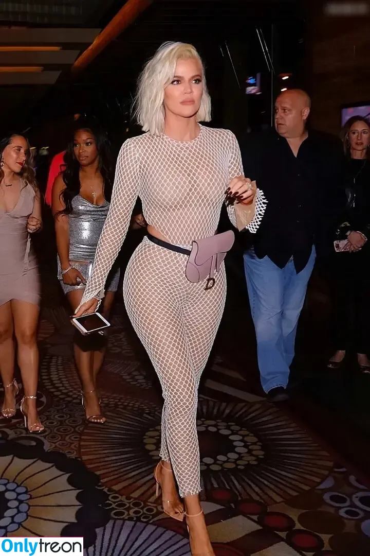Khloé Kardashian nude photo #0392 (khloekardashian)